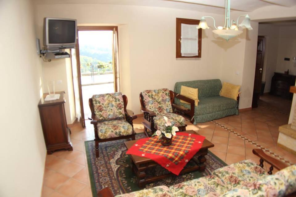 Residence Il Vigneto Lari Eksteriør billede